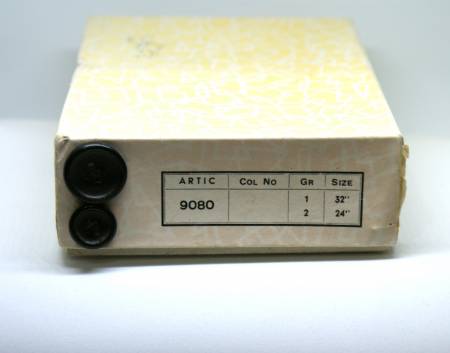 κουτί με vintage κουμπιά 1970s